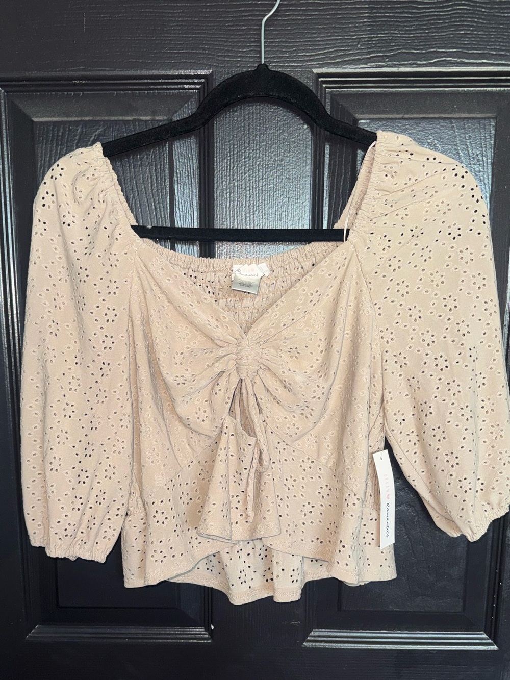 URBAN Romantics Light Beige Eyelet Tie-Front Puff Sleeve Blouse